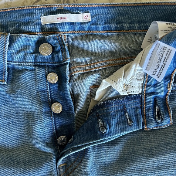 Levis Wedgie Jean - Picture 5 of 5